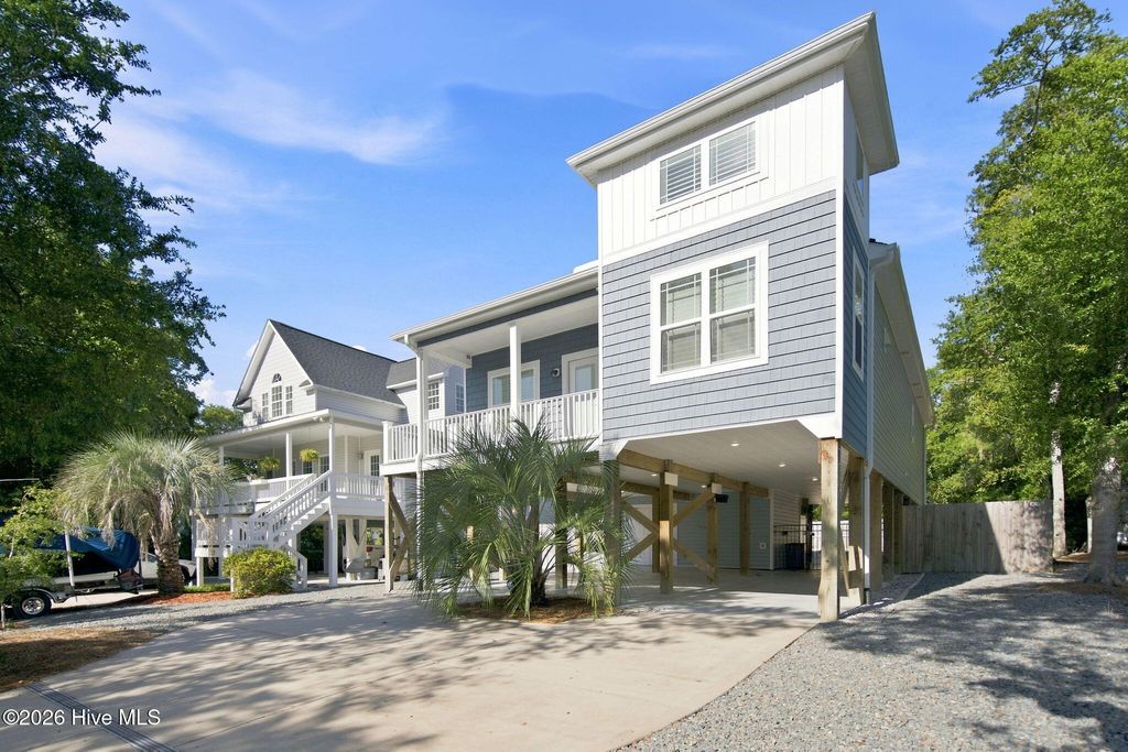 119 SW 12th Street, Oak Island, NC 28465