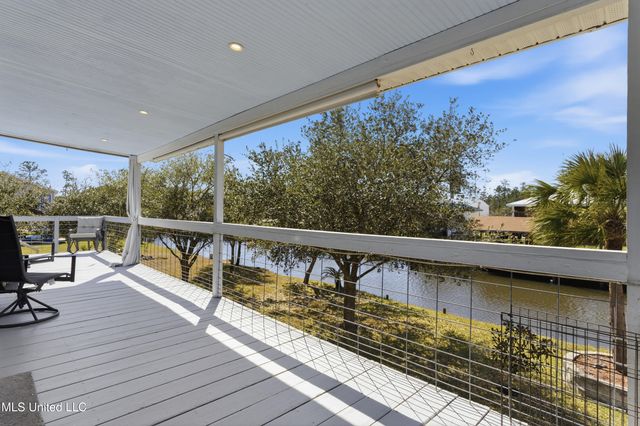 5015 1st Avenue, Bay Saint Louis, MS 39520