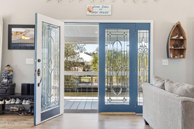 5015 1st Avenue, Bay Saint Louis, MS 39520