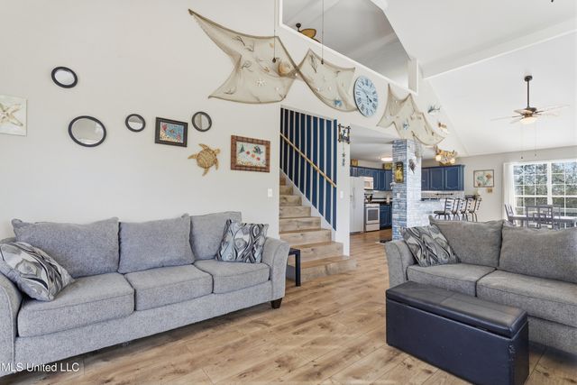 5015 1st Avenue, Bay Saint Louis, MS 39520