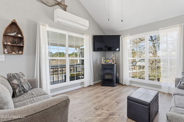 5015 1st Avenue, Bay Saint Louis, MS 39520