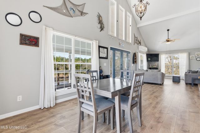 5015 1st Avenue, Bay Saint Louis, MS 39520