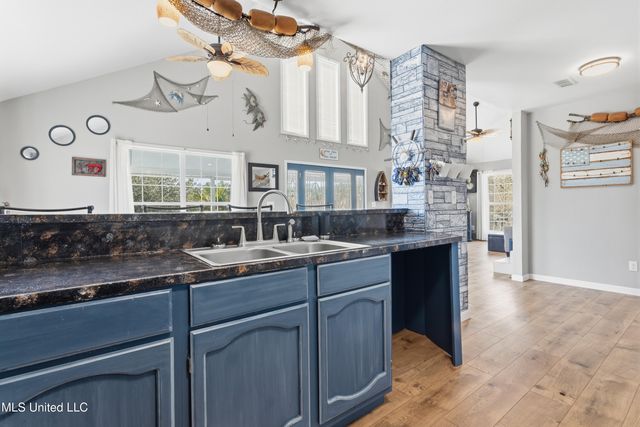 5015 1st Avenue, Bay Saint Louis, MS 39520