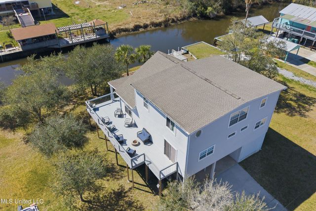 5015 1st Avenue, Bay Saint Louis, MS 39520