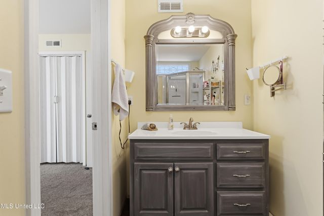 5015 1st Avenue, Bay Saint Louis, MS 39520