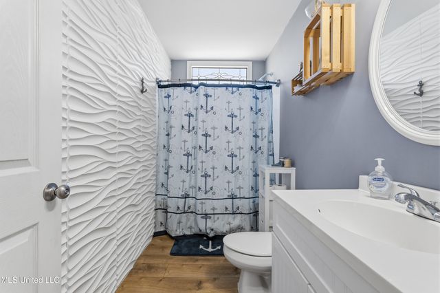 5015 1st Avenue, Bay Saint Louis, MS 39520