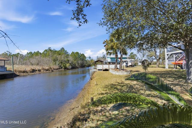 5015 1st Avenue, Bay Saint Louis, MS 39520