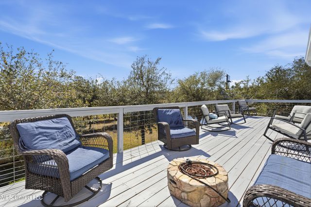 5015 1st Avenue, Bay Saint Louis, MS 39520