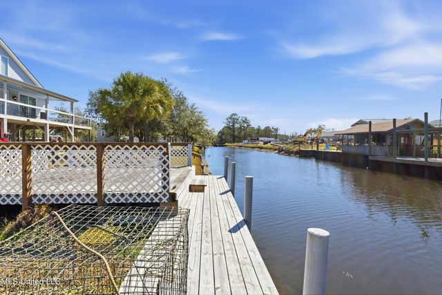 5015 1st Avenue, Bay Saint Louis, MS 39520