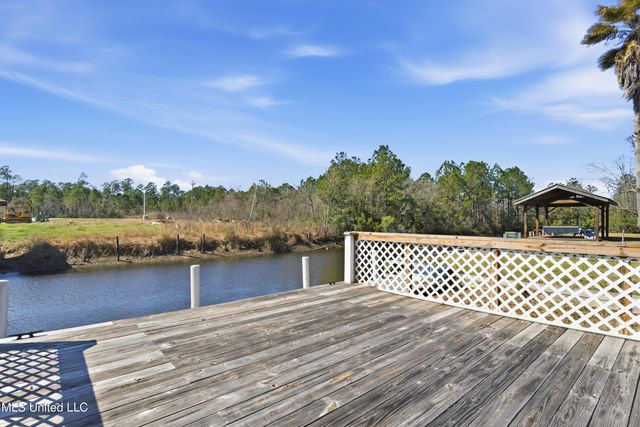 5015 1st Avenue, Bay Saint Louis, MS 39520