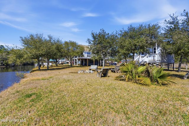 5015 1st Avenue, Bay Saint Louis, MS 39520