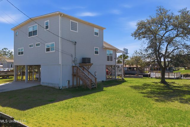 5015 1st Avenue, Bay Saint Louis, MS 39520