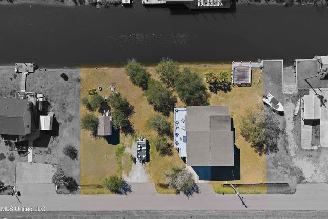 5015 1st Avenue, Bay Saint Louis, MS 39520