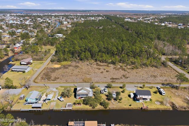 5015 1st Avenue, Bay Saint Louis, MS 39520