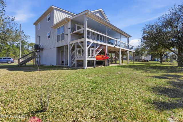 5015 1st Avenue, Bay Saint Louis, MS 39520
