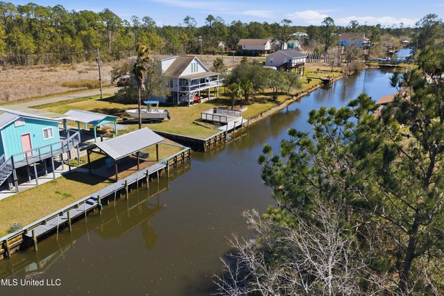 5015 1st Avenue, Bay Saint Louis, MS 39520