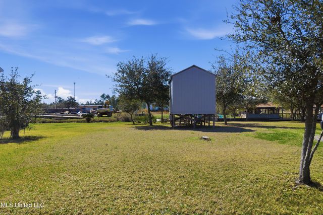 5015 1st Avenue, Bay Saint Louis, MS 39520