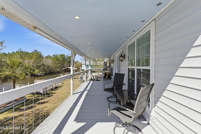 5015 1st Avenue, Bay Saint Louis, MS 39520