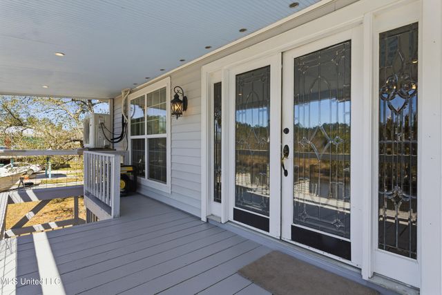 5015 1st Avenue, Bay Saint Louis, MS 39520