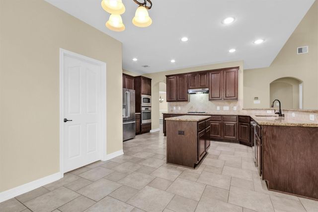 25314 Pineglen Terrace Drive, Spring, TX 77389