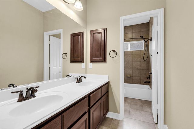 25314 Pineglen Terrace Drive, Spring, TX 77389