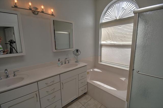 11132 Spyglass Hill Lane NE, Albuquerque, NM 87111