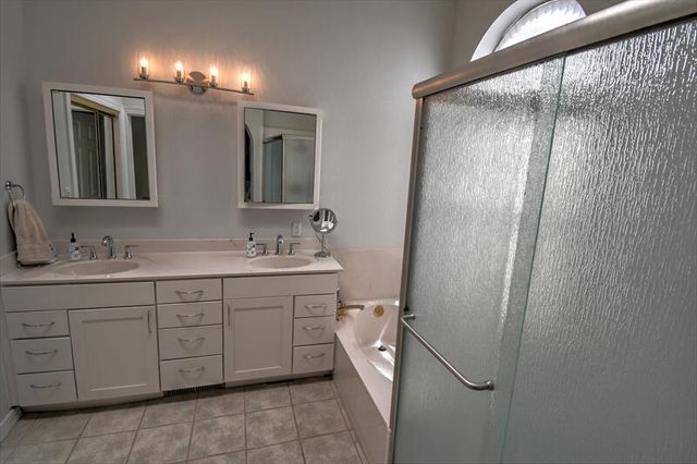 11132 Spyglass Hill Lane NE, Albuquerque, NM 87111
