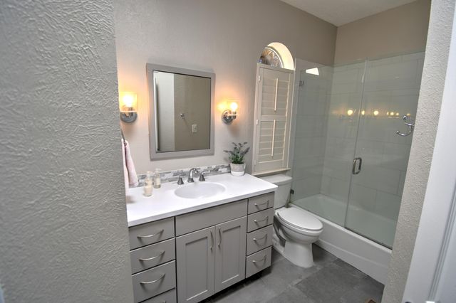 11132 Spyglass Hill Lane NE, Albuquerque, NM 87111