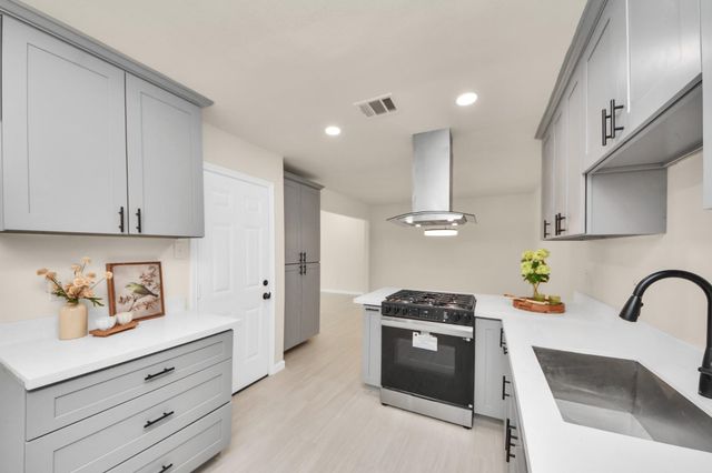 7707 Lumber Jack Drive, Houston, TX 77040