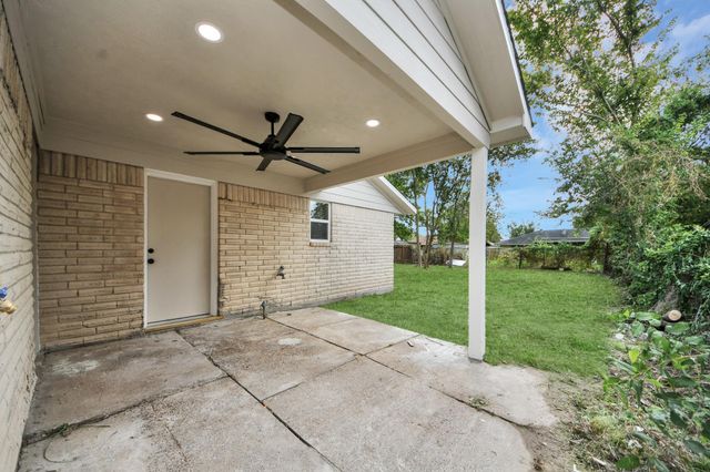 7707 Lumber Jack Drive, Houston, TX 77040