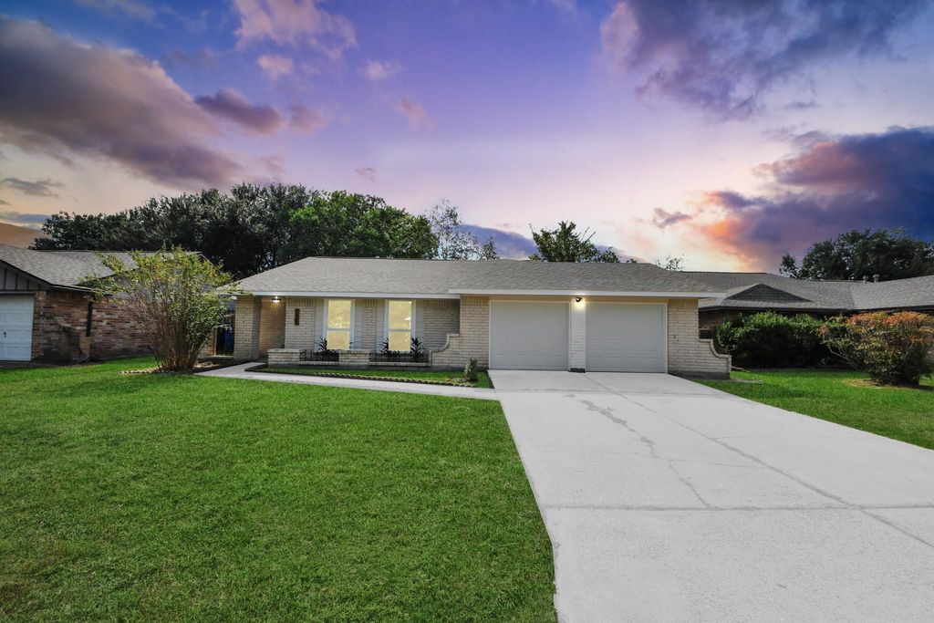 7707 Lumber Jack Drive, Houston, TX 77040