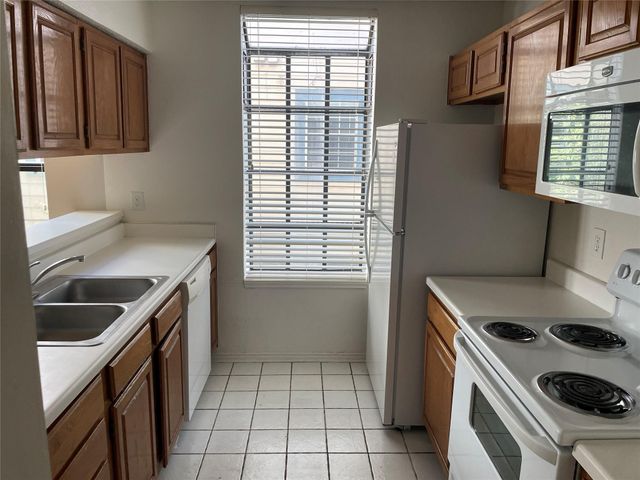 2409 Leon ST 108, Austin, TX 78705