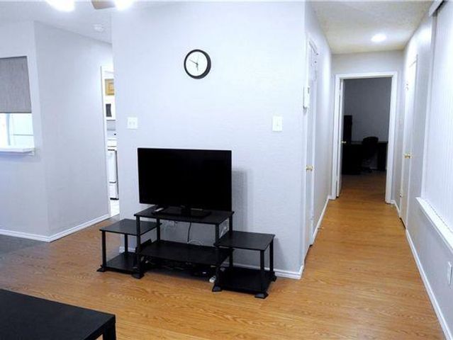 2409 Leon ST 108, Austin, TX 78705