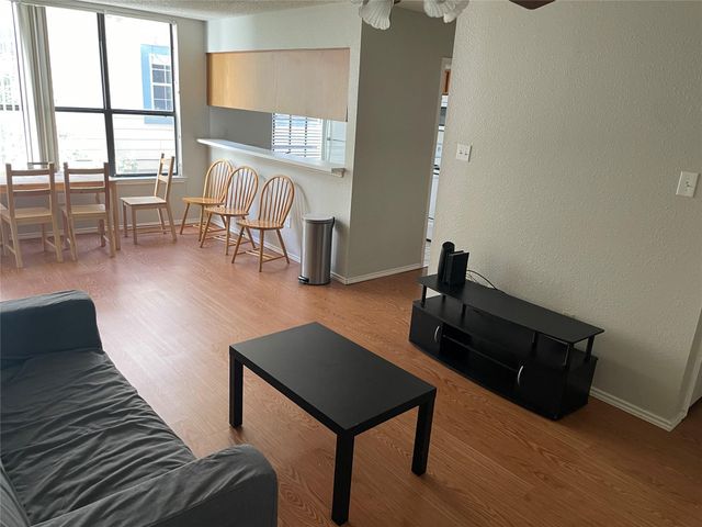 2409 Leon ST 108, Austin, TX 78705