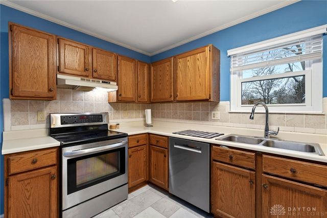 6613 Loblolly Drive, Huber Heights, OH 45424