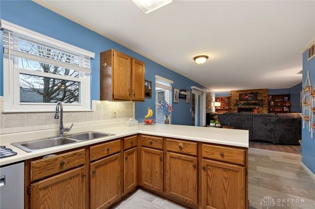 6613 Loblolly Drive, Huber Heights, OH 45424