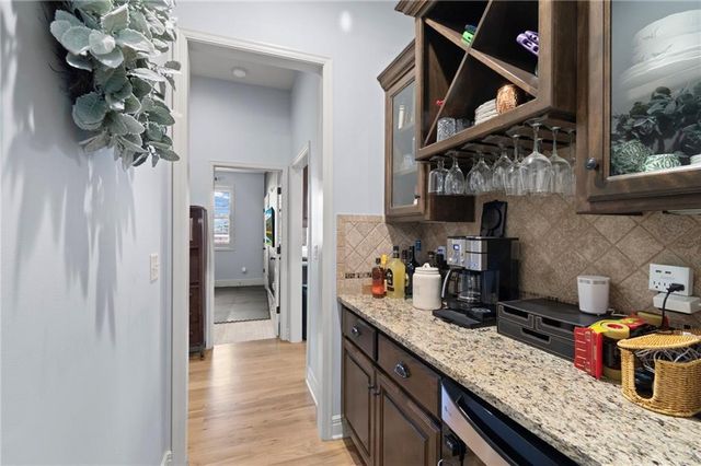6484 N Whitetail Way, Parkville, MO 64152
