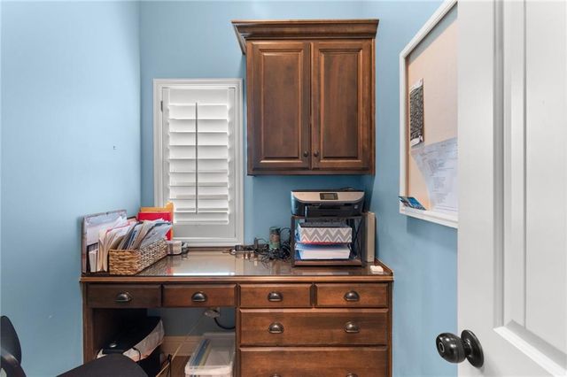 6484 N Whitetail Way, Parkville, MO 64152