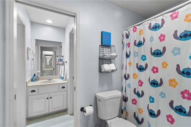 6484 N Whitetail Way, Parkville, MO 64152