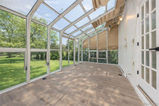 5590 Bayswater Road, West Bloomfield, MI 48322