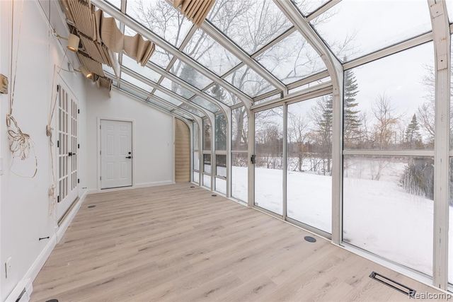 5590 Bayswater Road, West Bloomfield, MI 48322