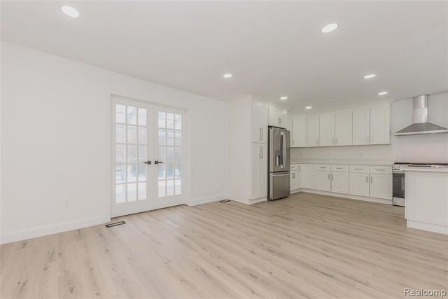 5590 Bayswater Road, West Bloomfield, MI 48322