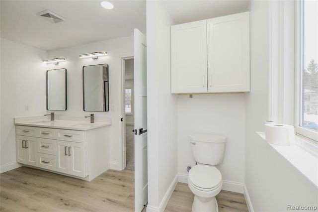 5590 Bayswater Road, West Bloomfield, MI 48322