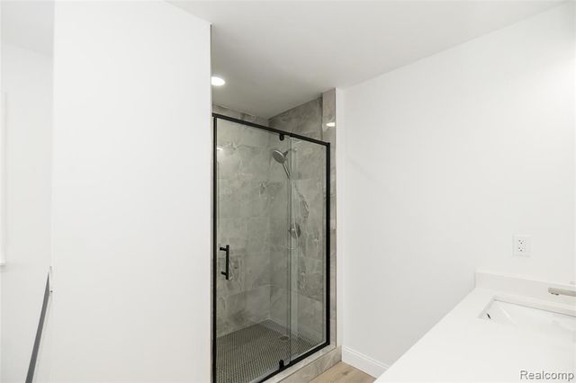 5590 Bayswater Road, West Bloomfield, MI 48322