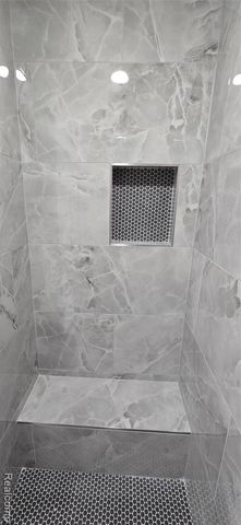 5590 Bayswater Road, West Bloomfield, MI 48322