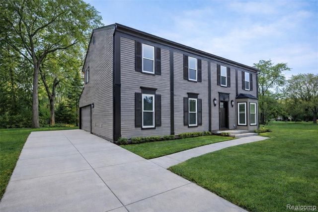 5590 Bayswater Road, West Bloomfield, MI 48322