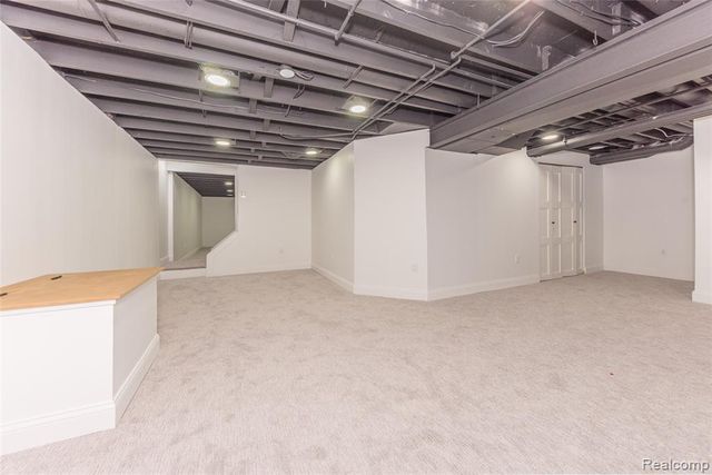 5590 Bayswater Road, West Bloomfield, MI 48322