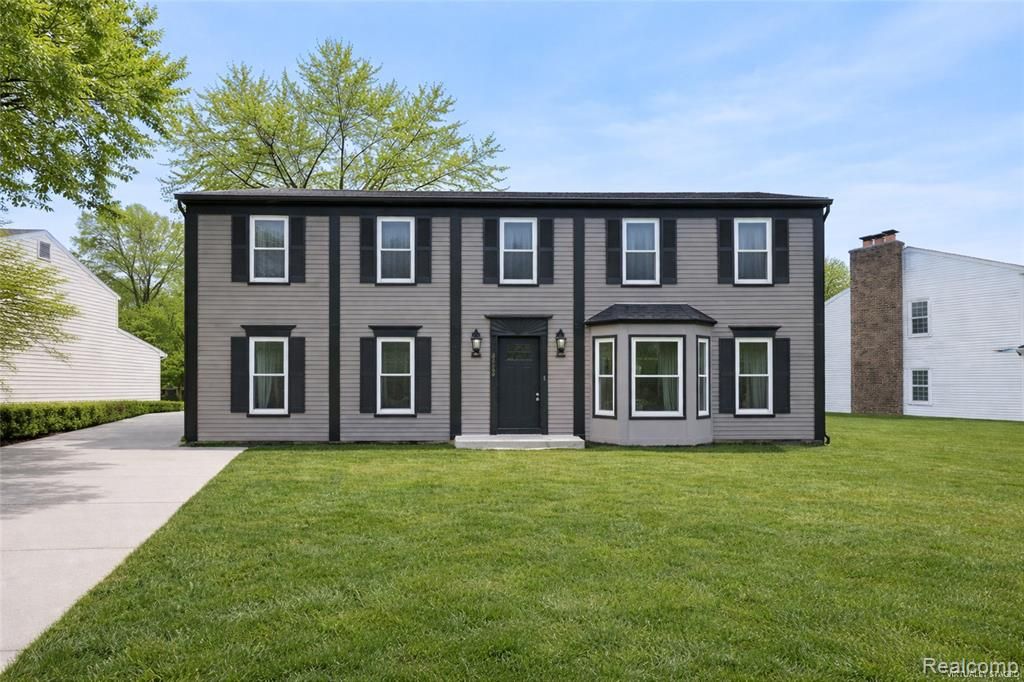 5590 Bayswater Road, West Bloomfield, MI 48322