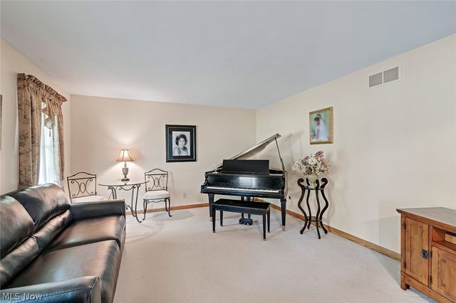 5901 Sharon Drive, Youngstown, OH 44512