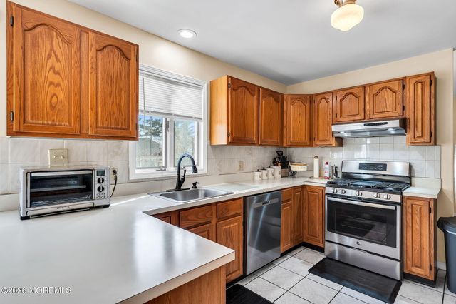 641 Ship Avenue, Beachwood, NJ 08722